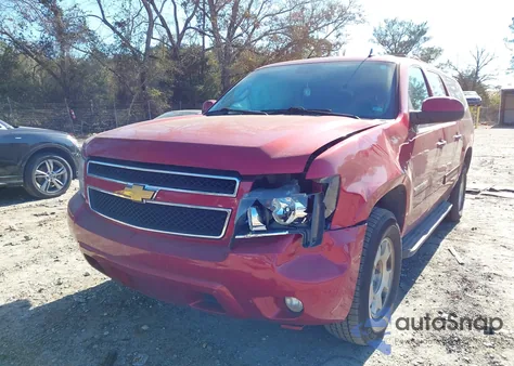 2013 Chevrolet Suburban 1500 Lt z USA, uszkodzony, nr VIN 1GNSCJE05DR126930